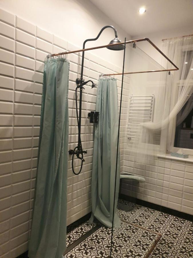 Apartament W Kamienicy Przy Plantach Kalisz Esterno foto
