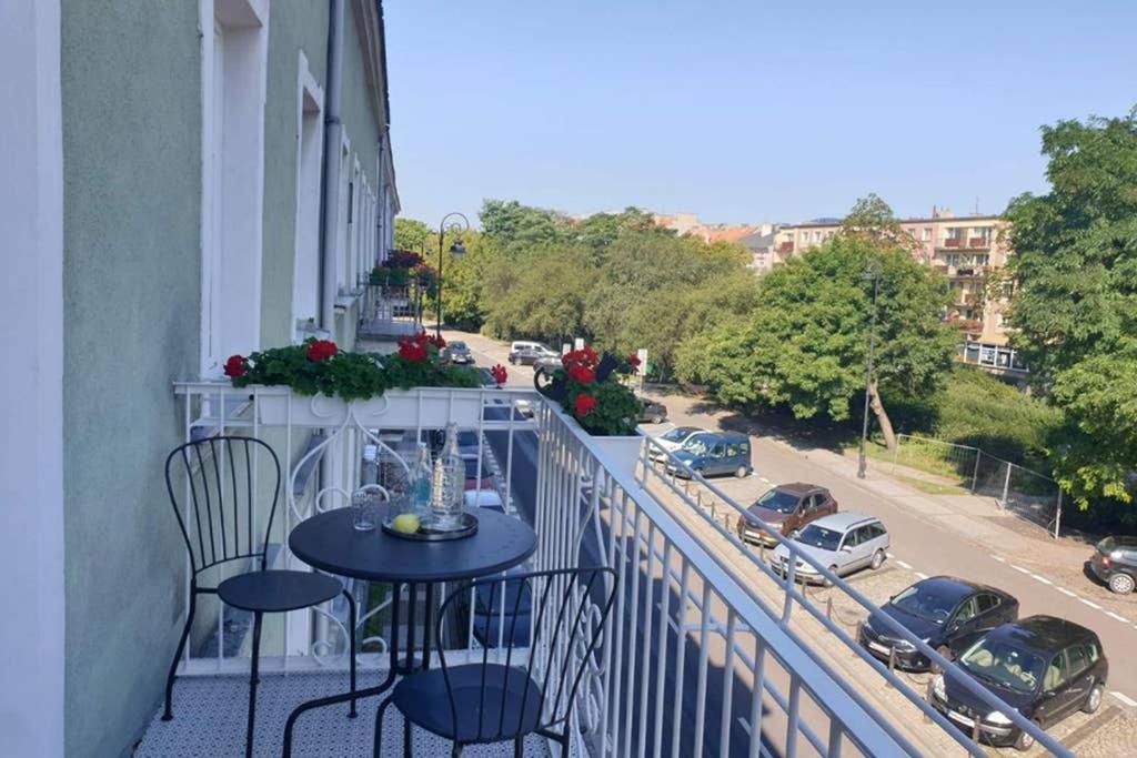 Apartament W Kamienicy Przy Plantach Kalisz Esterno foto
