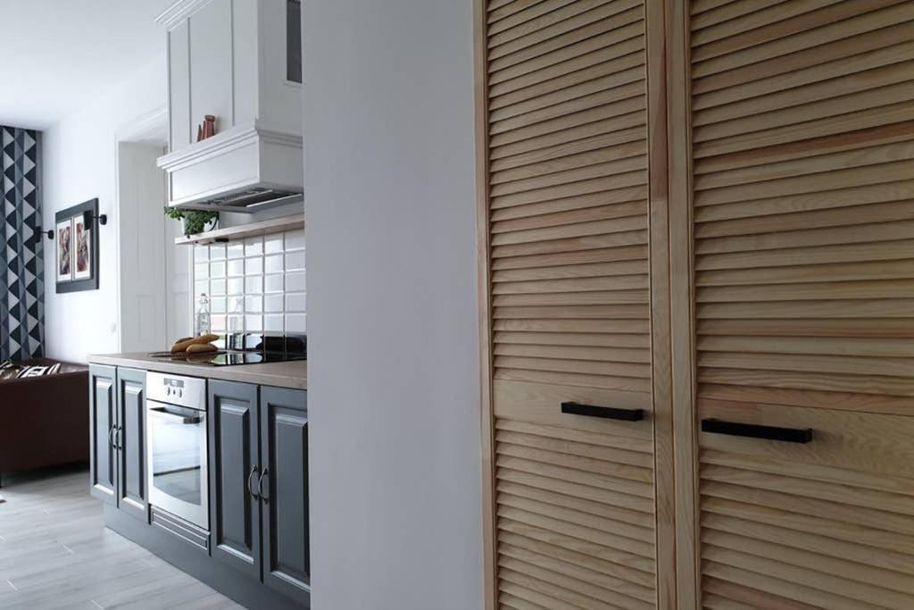 Apartament W Kamienicy Przy Plantach Kalisz Esterno foto
