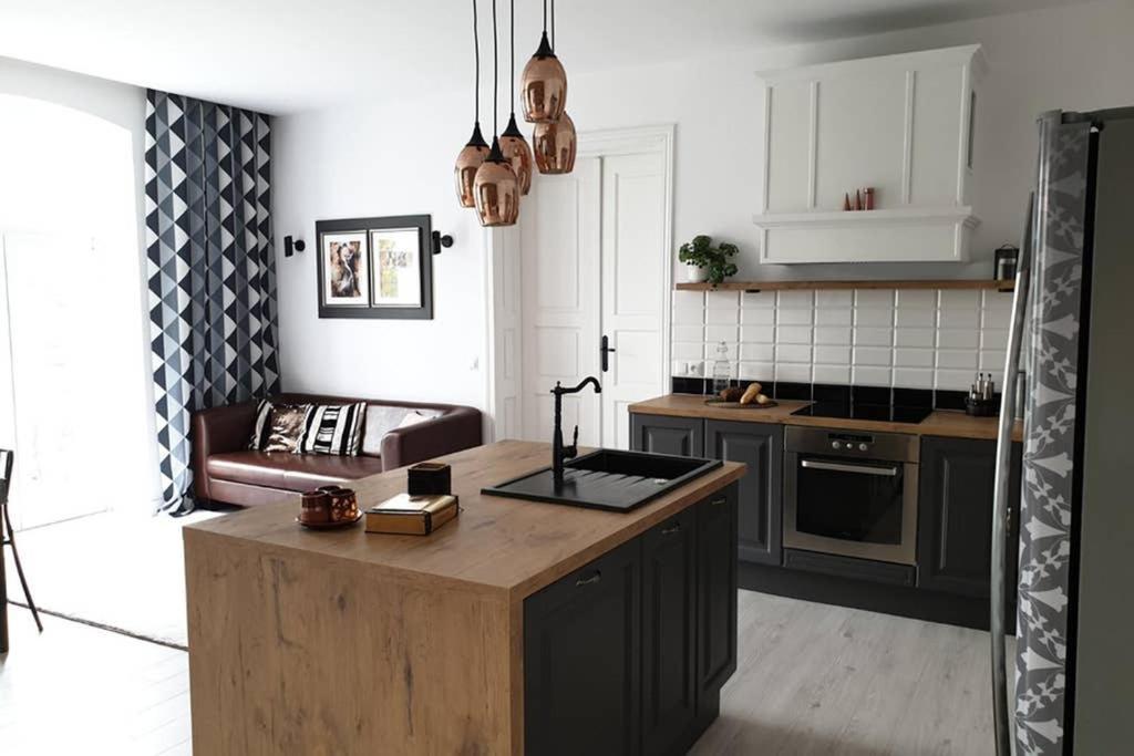 Apartament W Kamienicy Przy Plantach Kalisz Esterno foto